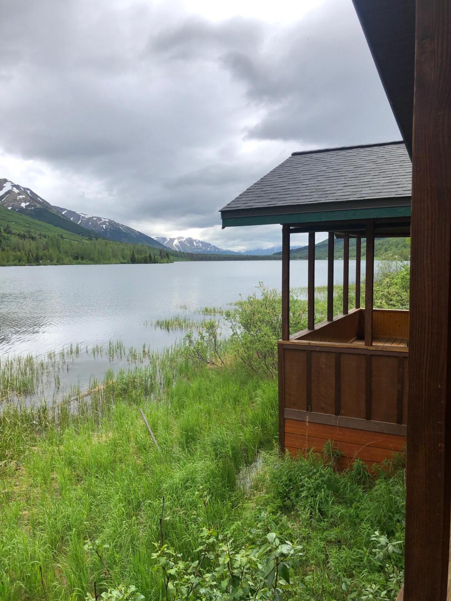 Summit Lake Lodge Exteriör bild