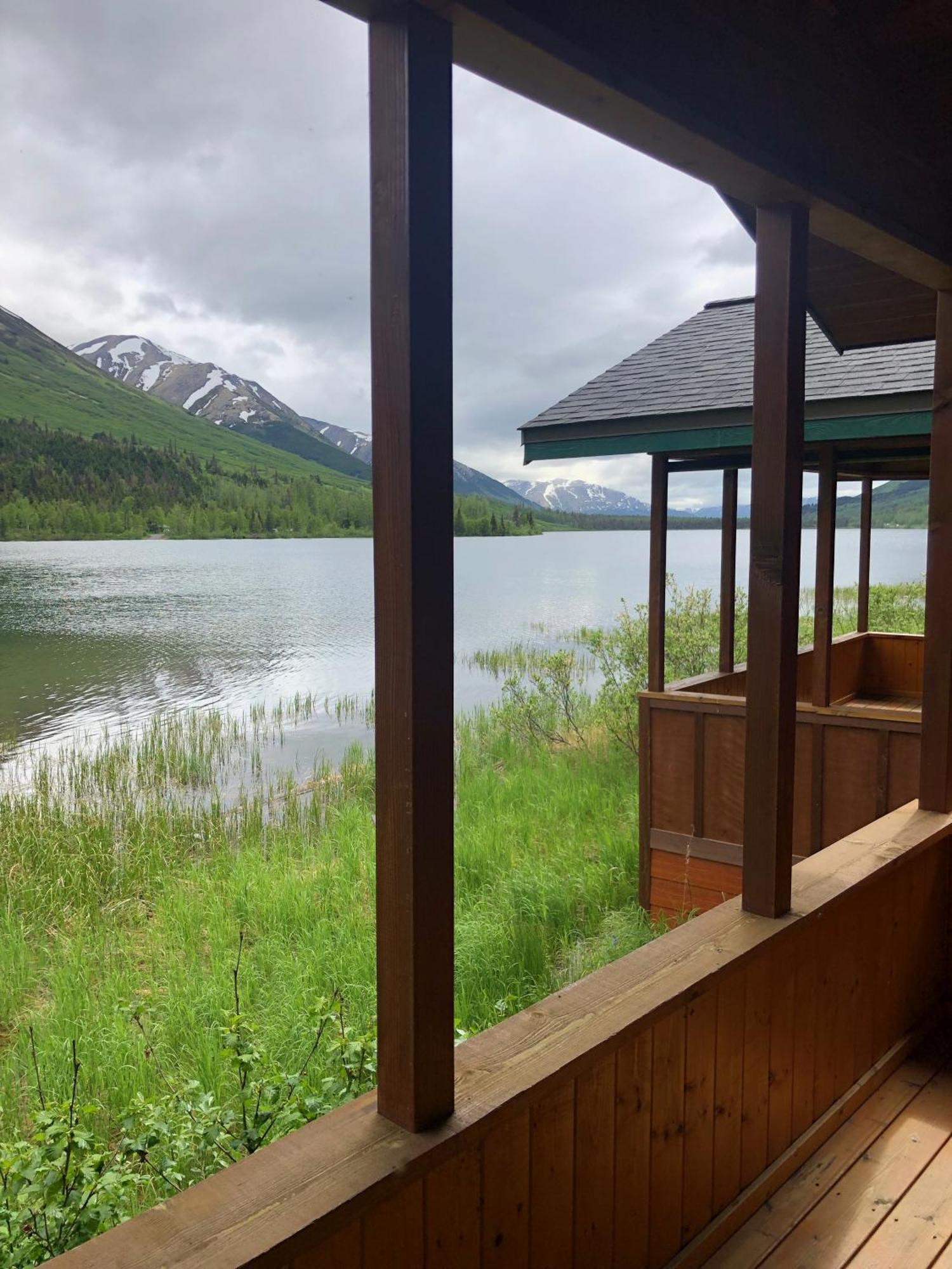 Summit Lake Lodge Exteriör bild