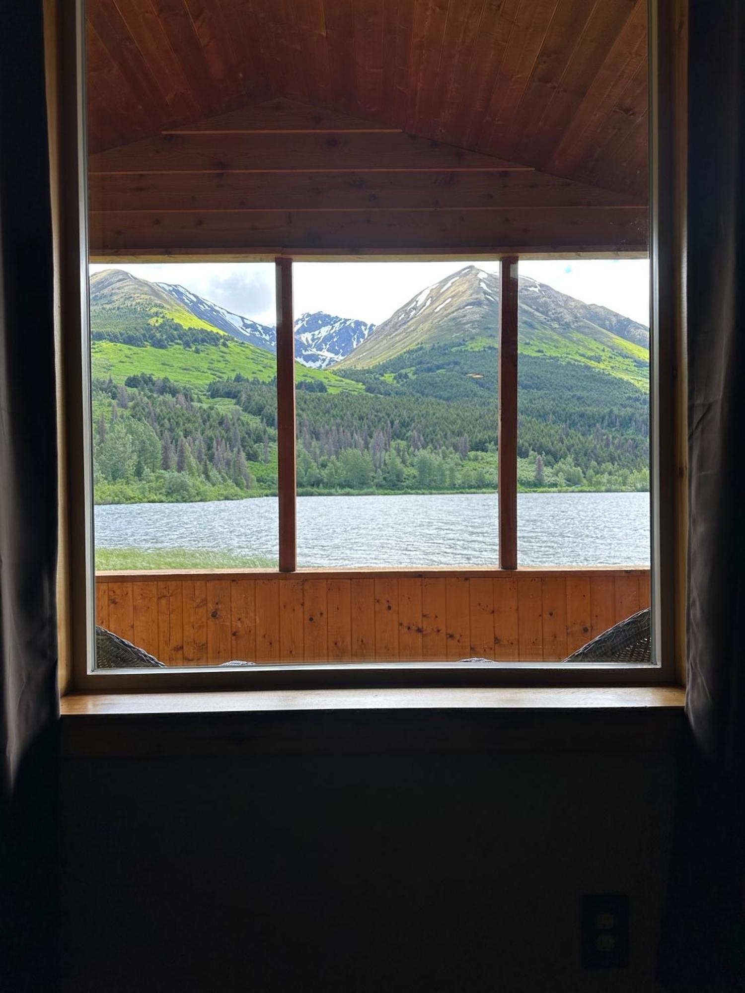 Summit Lake Lodge Exteriör bild